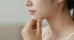 proper chin tuck technique