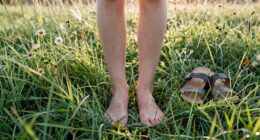 different reactions to barefoot standing