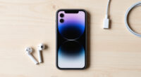 Show HN: iPhone App Takes Simultaneous Images From 2 Lenses, Fuses Into 1 Photo